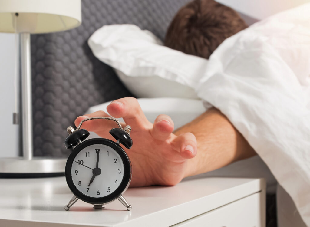 Snoozing the Alarm Could Help You Wake Up, New Study Says