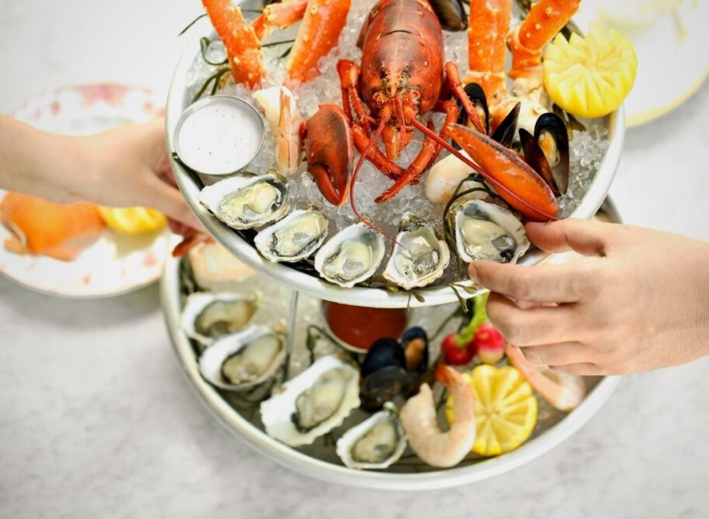 12 Restaurant Chains That Serve the Best Seafood Towers