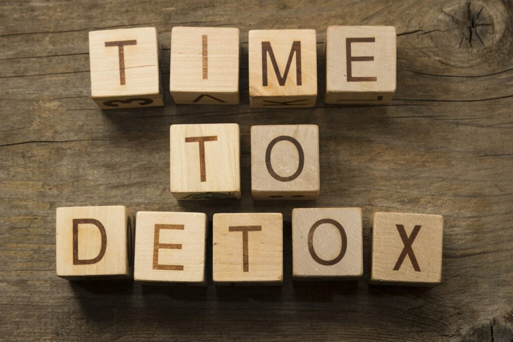 How To Detox Your Body: A Simple Guide: HealthifyMe