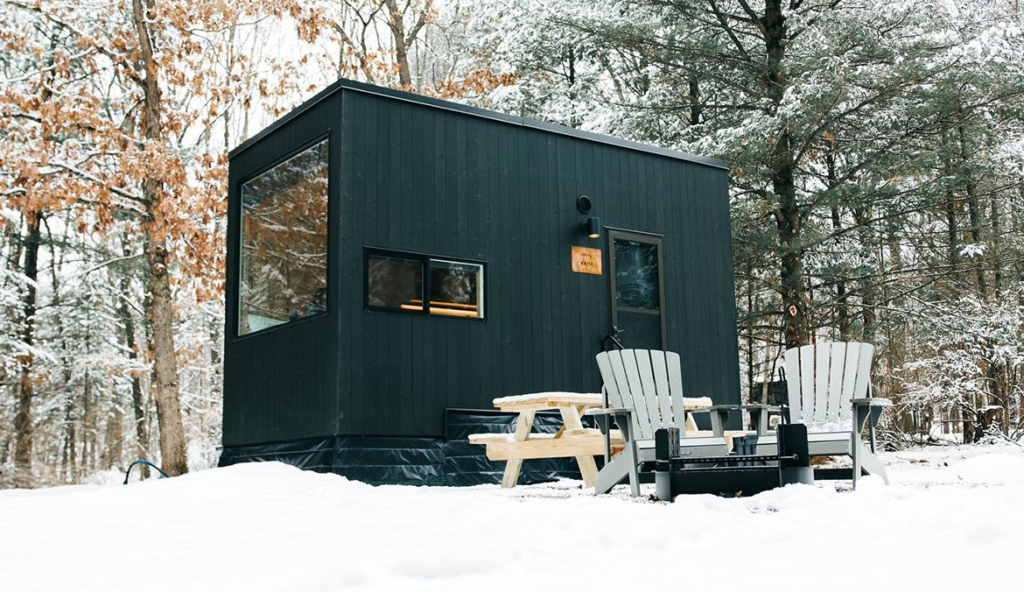 The Benefits of a Winter Getaway in a Tiny House