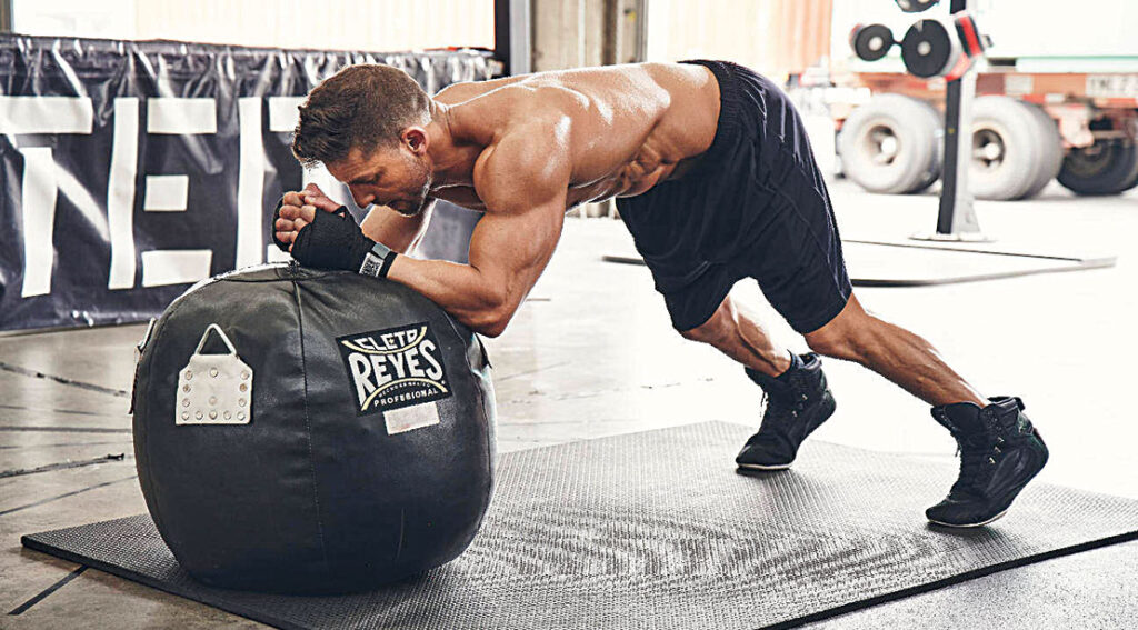 Medicine Ball Rollout: Benefits, Technique, Workout Tips